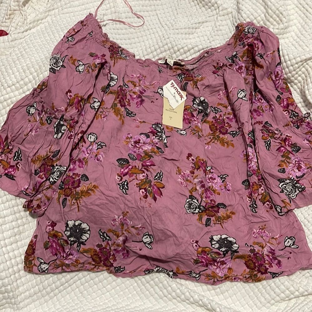 NWT- Pink Rose - S. Off Shoulder Blouse